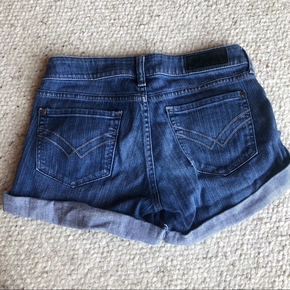 William Rast Jean Shorts Size 27. - Picture 2 of 9